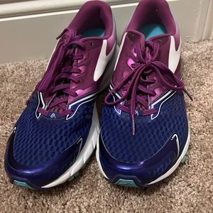 Brooks Launch 2 size 9 worn only a few times.